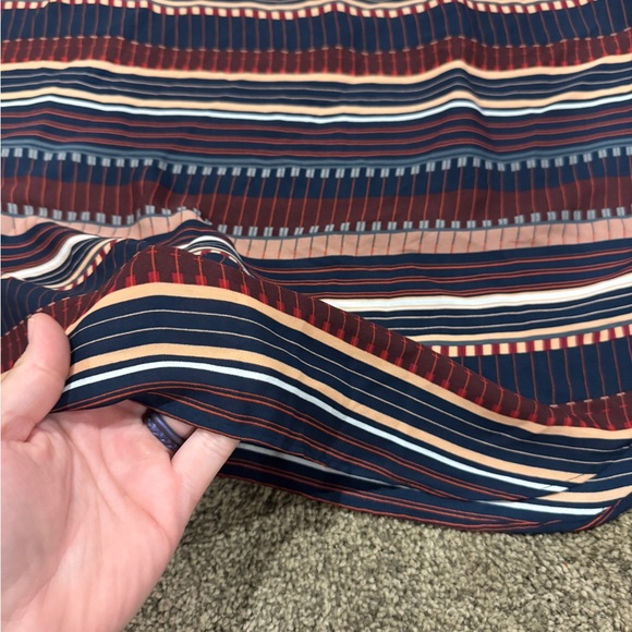 LOFT Multicolor Patterned Top - Picture 3 of 9